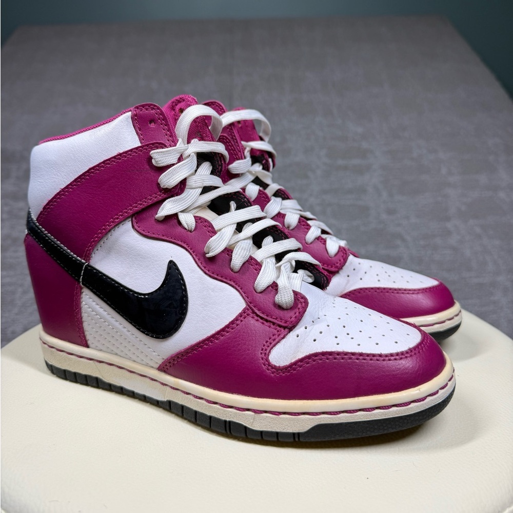 Nike Dunk Sky Hi Bright Magenta Lace up Sneaker Heel Women Size 7.5 528899-502